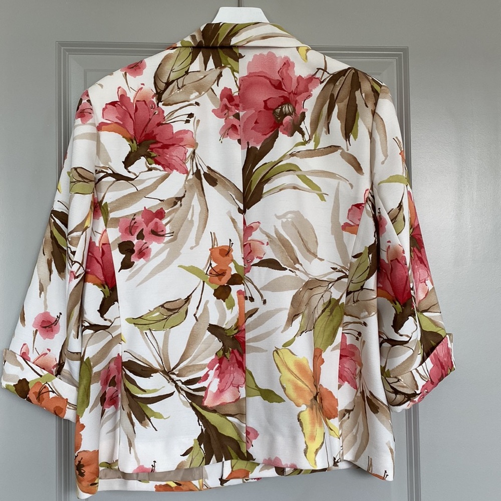 Women’s Alfred Dunner Petite 3/4 Sleeve Blazer - Picture 3 of 6